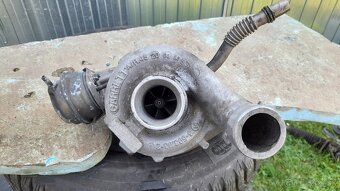 AUDI A4 2,5 TDI - AUDI A3 1,6 Benzín - 5