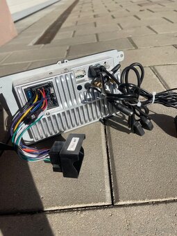 Autorádio 2 DIN 9" display - 5