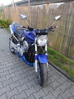 Honda CB900F Hornet - 5