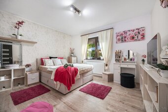 Na predaj 3 generačný RD Most pri Bratislave časť Studené - 5