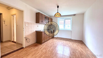 PREDAJ- 2iz. byt s balkónom  v Hlohovci  na ulici R. Dilonga - 5