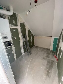 2 izbový podkrovný byt na Kostolnom námestí - 5