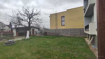 Perspektívny 5 izbový rodinný dom s garážou a prístreškom pr - 5