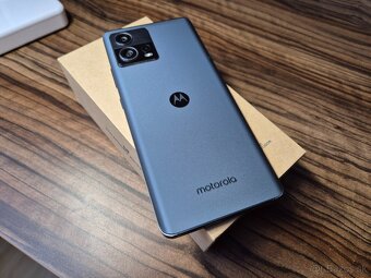 Predám Motorolu Edge 30 Fusion 5G 128GB - 5