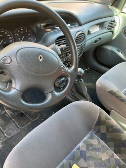 Predám Renault MEGANE - 5