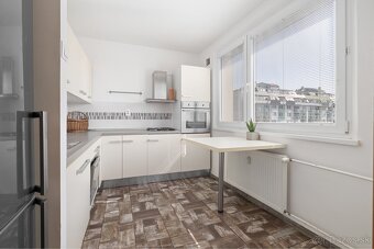 Predaj-3IZBOVÝ BYT 64m2-S LOGGIOU-BEBRAVSKÁ-VRAKUŇA - 5