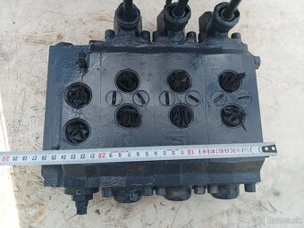 Hydraulický rozvádzač Jihlavan troj sekciový - 5