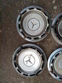 Puklice mercedes-benz - - - - 5