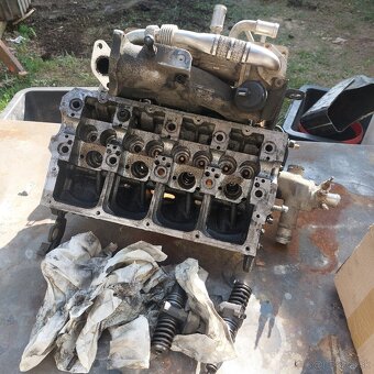 Hlava motora octavia - 5