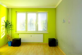 Na predaj veľkometrážny 3 izbový byt s balkónom v Lučenci - 5