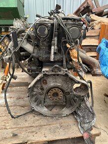 Motor Mercedes M110 - 5