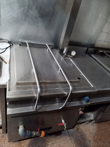 Predam vytrinu, šiškovač, plynovu panvicu, miesič a ine... - 5