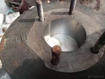 Kryt karburátoru a motor  jawa 150/351,352 - 5