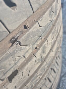 Original hlinníkove disky R18 s pneu 245/45 R18 - 5