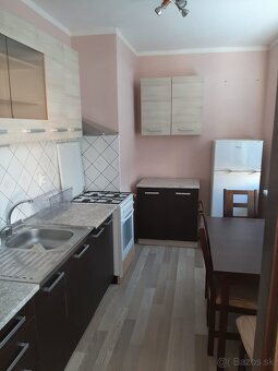 Prenájmem 2,5 izbový byt Nitra - 5