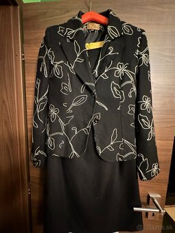 Predám dámske kostýmy pre managerku veľkosť 38 - 5