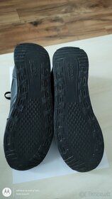 Predám detskú športovú obuv veľkosť 39, zachovalé - 5