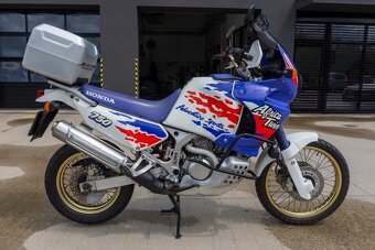 Honda Africa Twin XRV 750 - 5