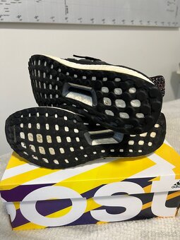 Adidas Ultraboost 43 1/3 - 5