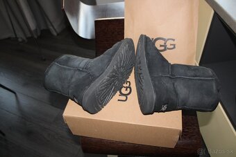 UGG - cierne teple kozusinove cizmy - 5