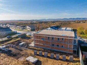 PREDAJ: POLYFUNKČNÁ NOVOSTAVBA VO ZVONČÍNE - 5