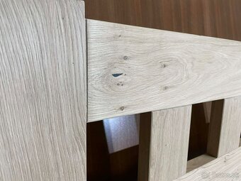 Masívna dubová posteľ 160 × 200 cm - 5