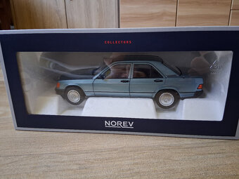 Mercedes-Benz 1:18 - 5