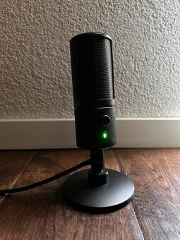 RAZER SEIREN X - 5