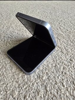Samsung Z Flip 6 -- 4 mesacny - 5