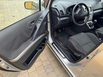 Toyota Corolla Verso 2.2 D4D klíma - 5
