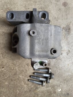 Predam silentblok motora a prevodovky Octavia 1 tdi - 5