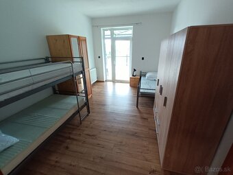 Ponúkame Vám na prenájom dve poschodia ubytovne - 5