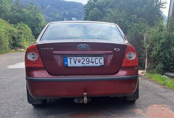 2005 Ford Focus Ghia sedan, 1.6 lpg - 5
