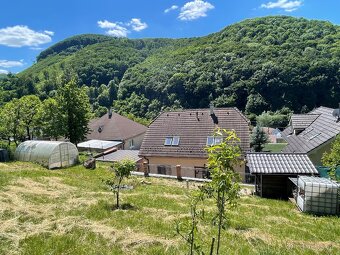 Na predaj rodinná vila pri Malackách - 5