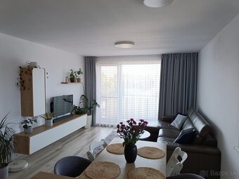Na predaj 3-izbový svetlý byt s veľkým balkónom - 5