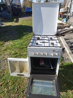 Predám sporák s digestorom - 5