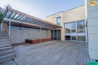 PREDAJ Luxusný 7 izbový rodinný dom s výhľadom, Krasňany - 5