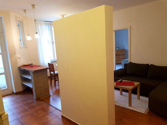 Iba u nás Veľký zariadený 2i byt s balkónom na Radlinského - 5