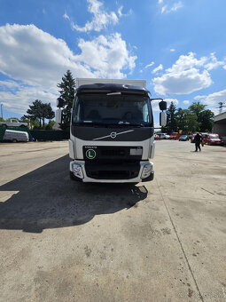 Skriňové  Volvo FL6 r.v.2015 + hyd. čelo porucha motora - 5