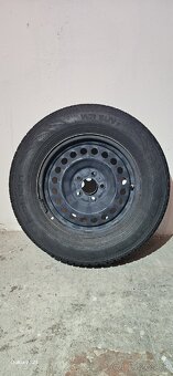 Predám zimné pneumatiky 215/70 R16 s diskami - 5