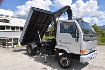 Nissan Cabstar trojstranný vykápač s rukou - 5