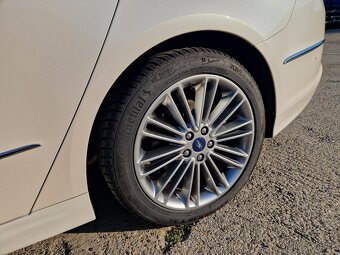 Ford Mondeo Vignale Hybrid - 5
