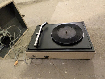 Retro kufrikovy gramofon - 5