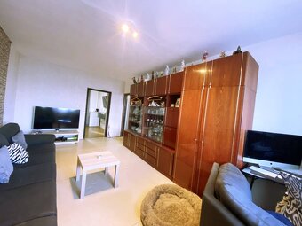 3,5 izbový byt 74m2 s balkónom, zariadený. Sereď - Námestie  - 5