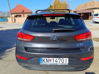 Hyundai i30 Hatchback 1.5 DPI BENZÍN Family SR 2023 - 5