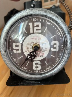 Hodiny v tvare fotoaparátu - 5