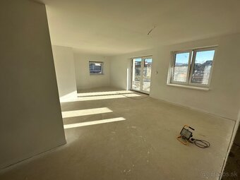 Priestranný tehlový rodinný dom - 5