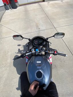 Suzuki GSXR-R 750 k4 - 5