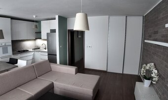 Krásny 3izb byt so zariadením a vlastným parkovaním - 5