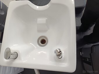 Kadernícke kreslo s umývadlom - 5